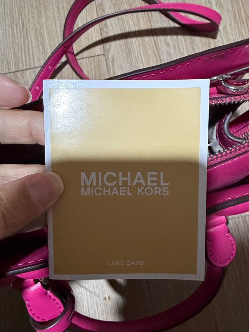 Michael Kors Sheila Dragonfruit Satchel NWT - Picture 12 of 16